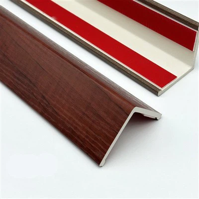 Moulding dan Skirting